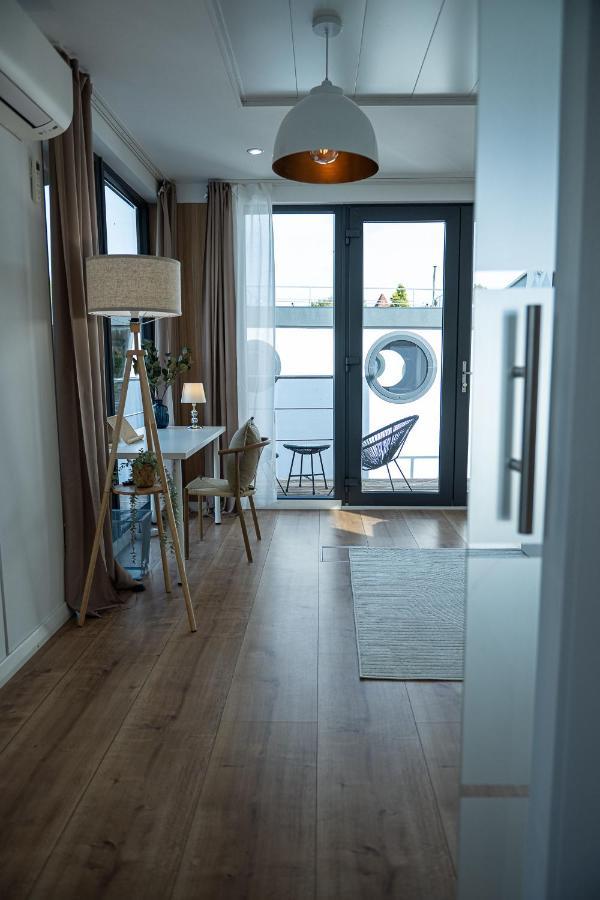 80Qm Privates Hausboot In Hamburg-Mitte Hotel Exterior foto